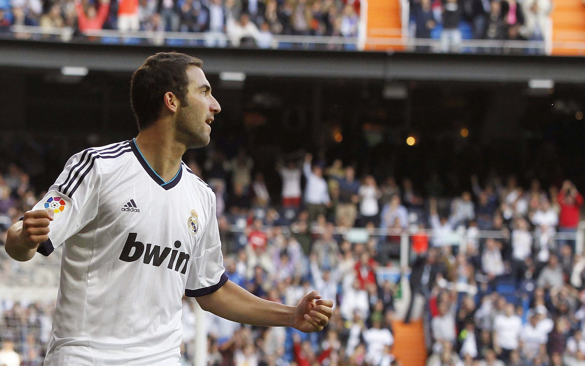 九游体育网站-_湖人队士气高昂，向季后赛目标迈进_，湖人队v